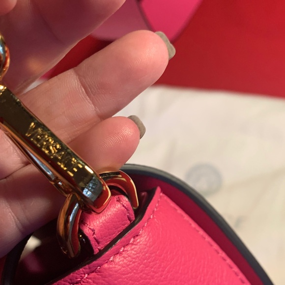 NEW Versace Vibrant Pink Crossbody Bag - Picture 3 of 7